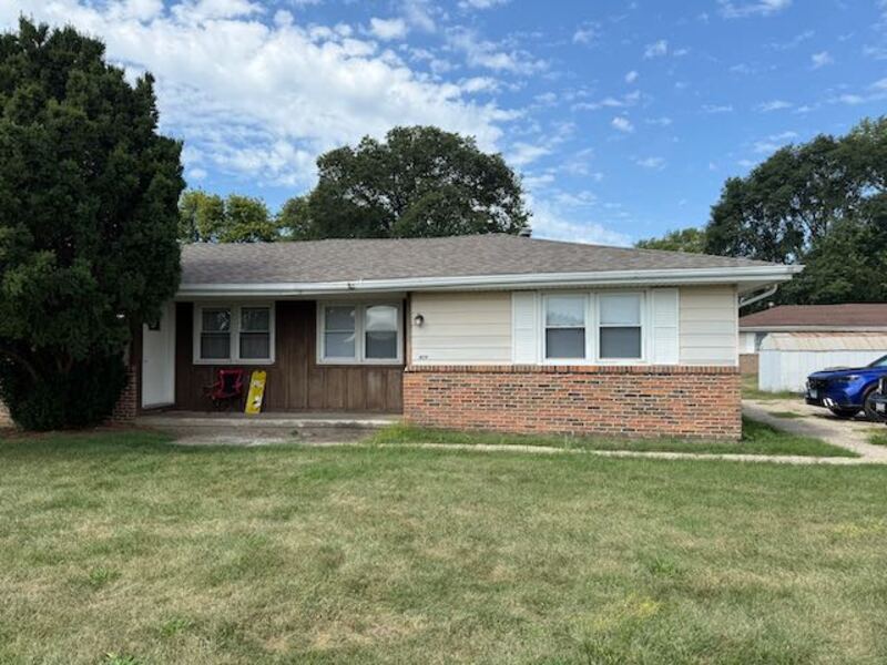 Hanna City House: 409 North Murphy Road