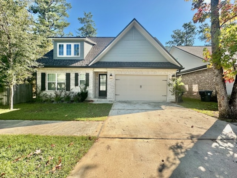 Freeport House: 65 Laurel Oaks Drive