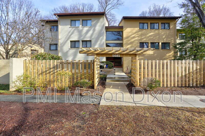 Columbia Condo: 5681 Harpers Farm Road