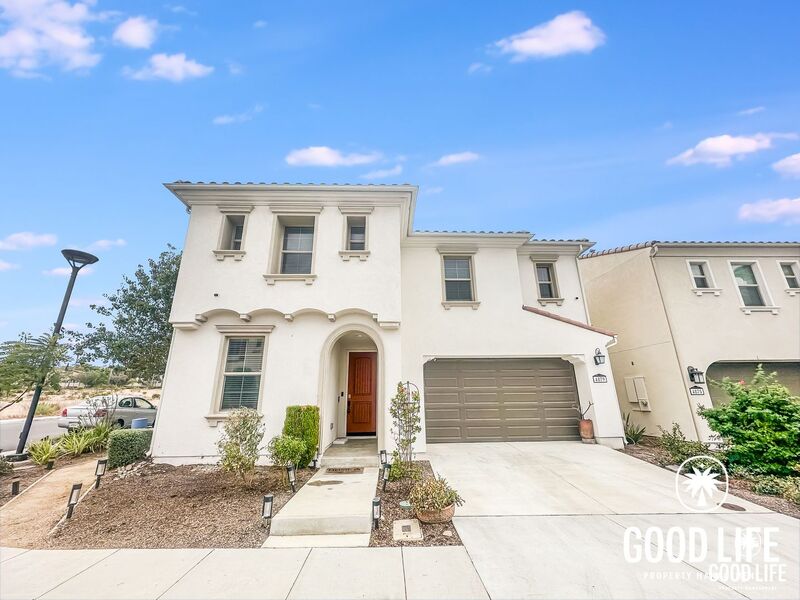 San Diego House: 4879 Ballast Ln