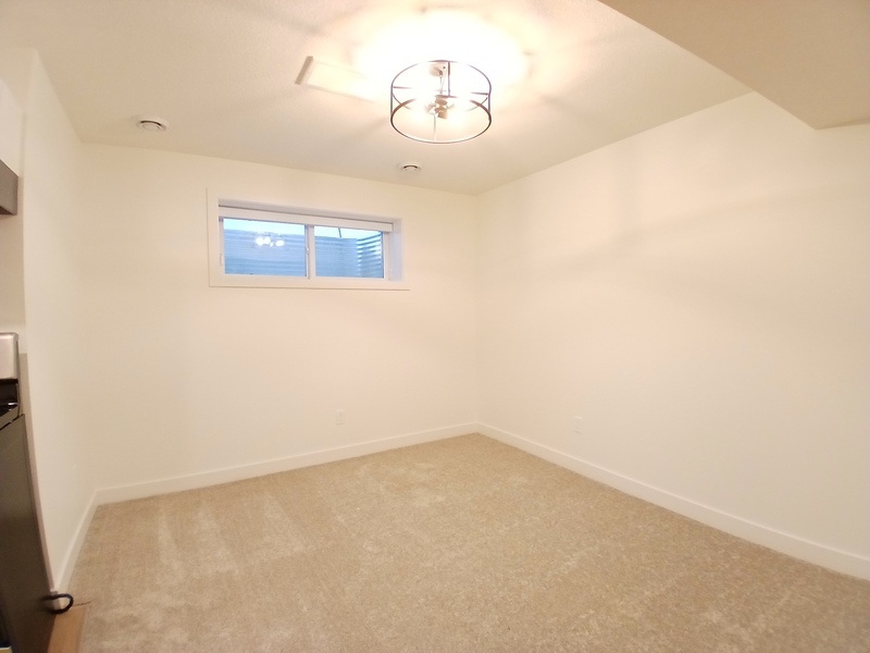 EDMONTON Condo: 6349 King Wynd SW