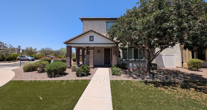 Mesa House: 2632 S Tobin