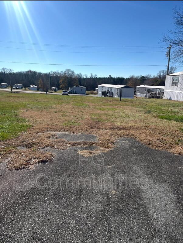 Franklin House: 90 Country Woods Dr