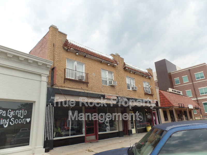 Ada House: 804 E Main Apt 4