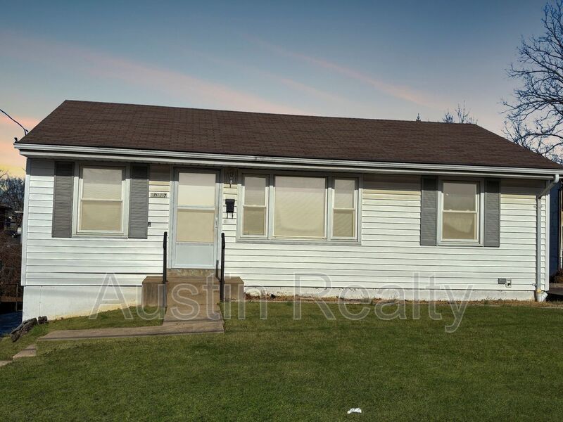 Overland House: 10117 Niblic Dr.