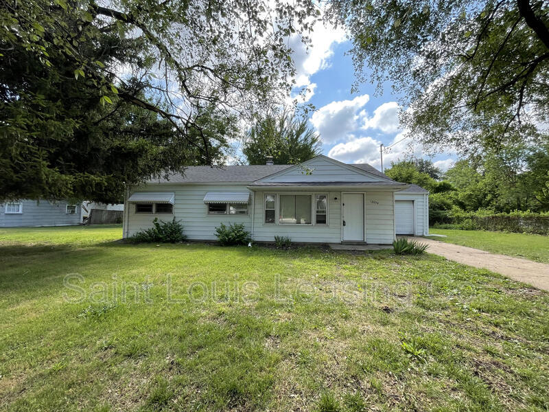 Request a Viewing for 12054 Bellefontaine Rd Tenant Turner