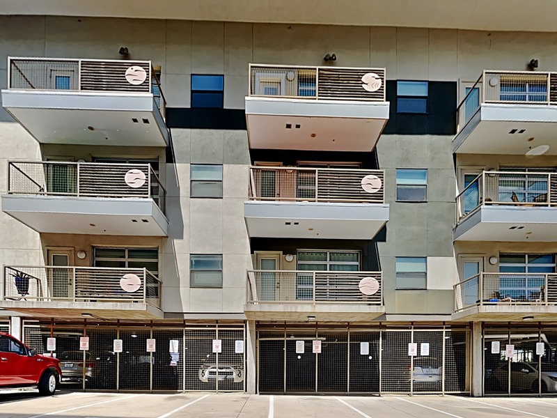 Dallas House: 1111 S Akard St