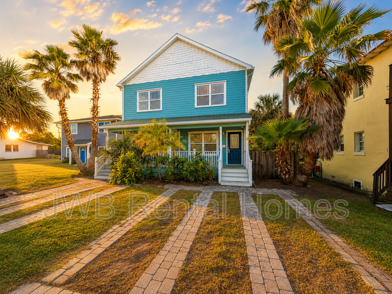 Jacksonville Beach Townhome: 411 3rd Ave S