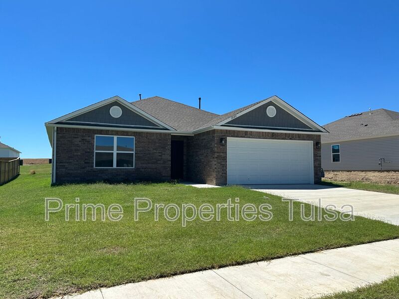 Claremore House: 1009 W. Abilene Rd.