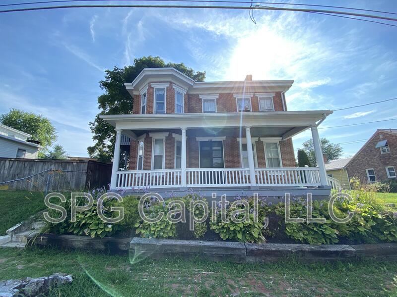 Bendersville House: 130 South Main Street