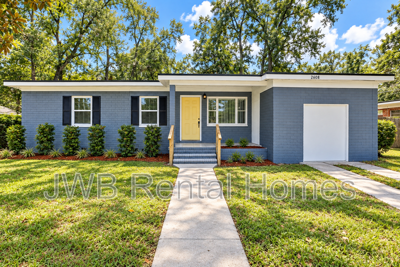 Jacksonville House: 2608 Larkspur Ave
