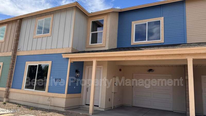 Mesa House: 523 S Pasadena