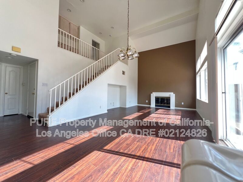 Carson House: 22909 Figueroa St