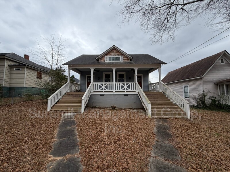 Porterdale House: 8 North Broad Street