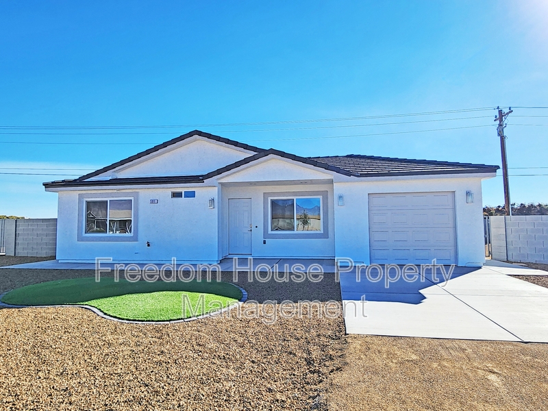 Pahrump House: 581 Valiant Avenue