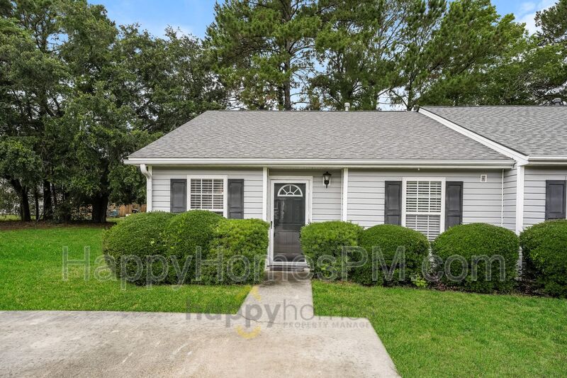 Charleston House: 1627 Dexter Lane