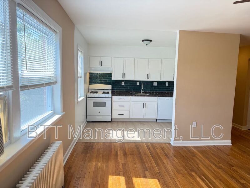 Brentwood Condo: 4013 38th St