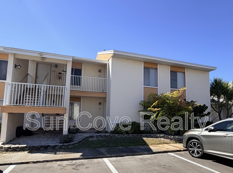 St Petersburg Condo: 9940 7th Way N