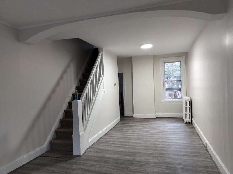 Trenton House: 547 Centre Street