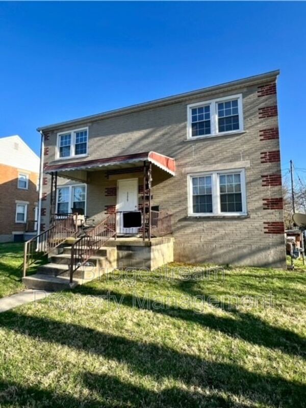 Xenia House: 698 Smith Ave. LOWER