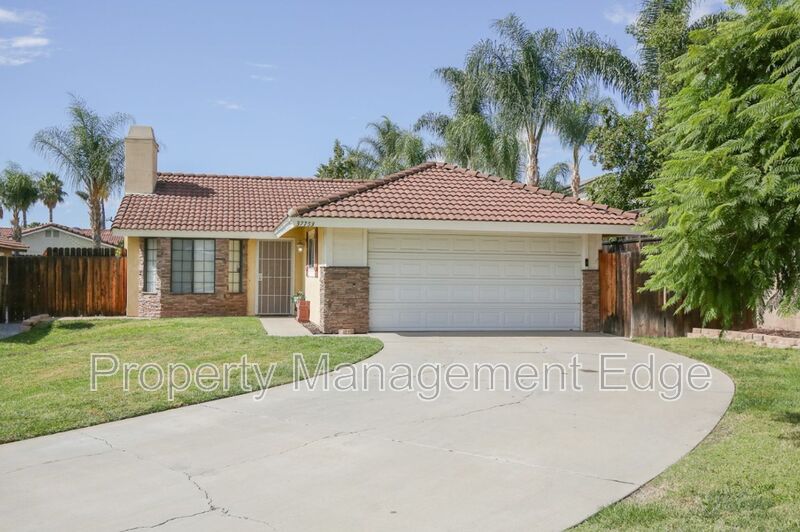 Murrieta House: 37753 Sea Pines Ct
