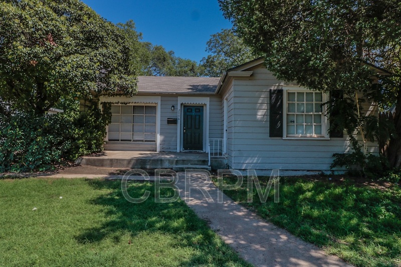 Lubbock House: 2406 30th Street