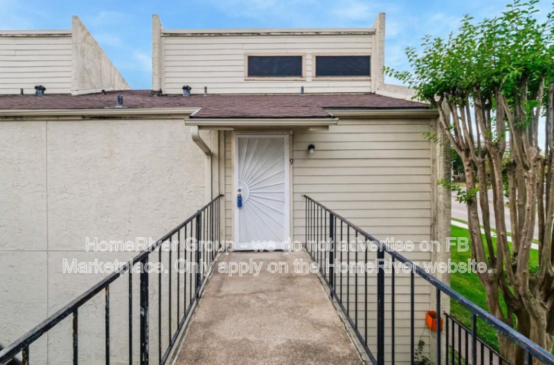 Houston Condo: 10075 Westpark Dr