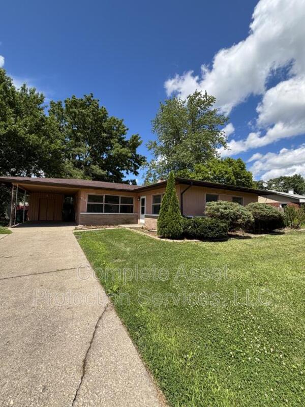 Merrillville House: 910 West 56th Avenue