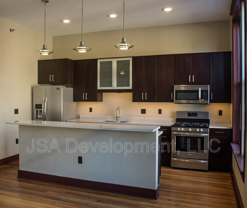 Waterloo House: 320A E. 4th StApt 202