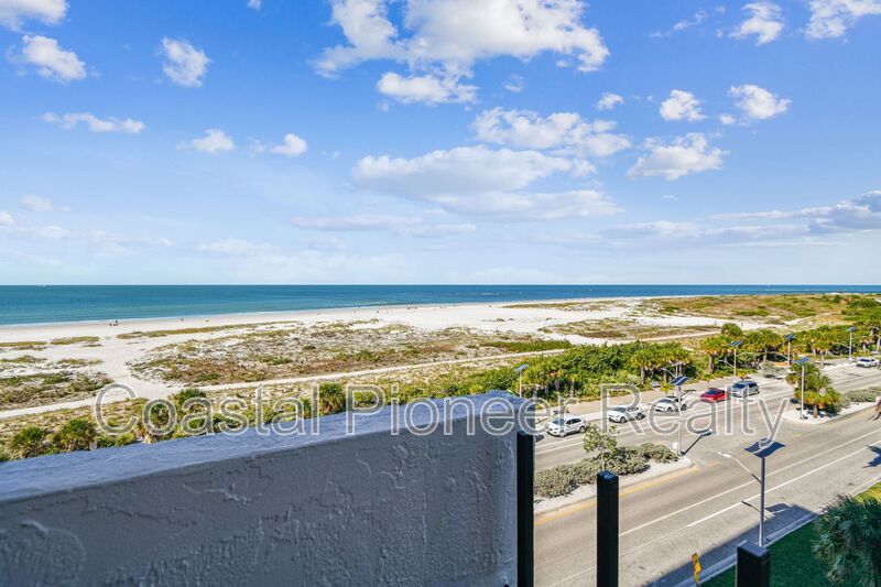 Sarasota Condo: 101 Benjamin Franklin Dr