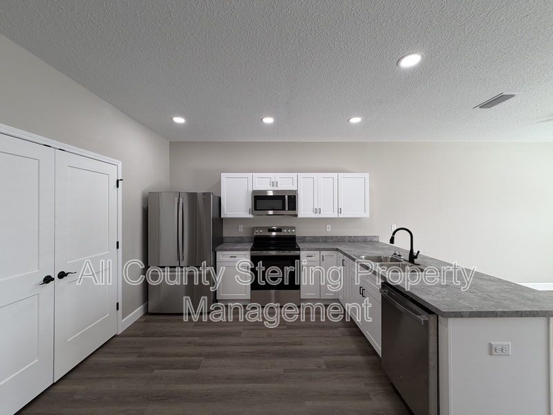 Lake City Condo: 1390 SE Magnolia Loop