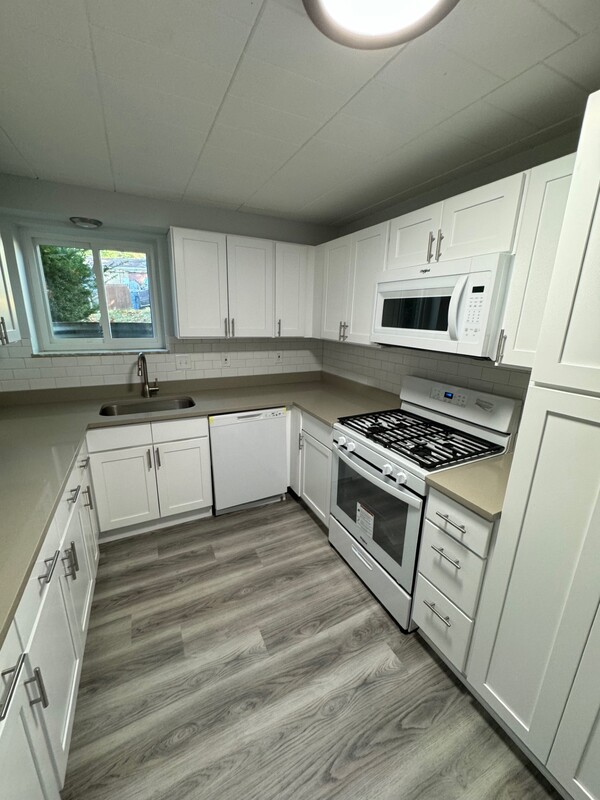 Avalon Condo: 902 Erdner Avenue - 1