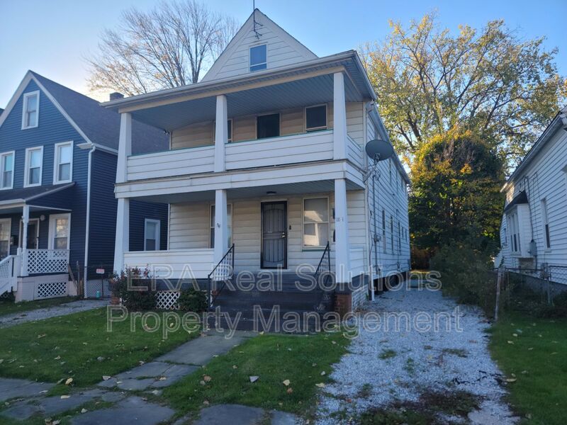 Cleveland Condo: 8809 Tompkins Ave. Upper