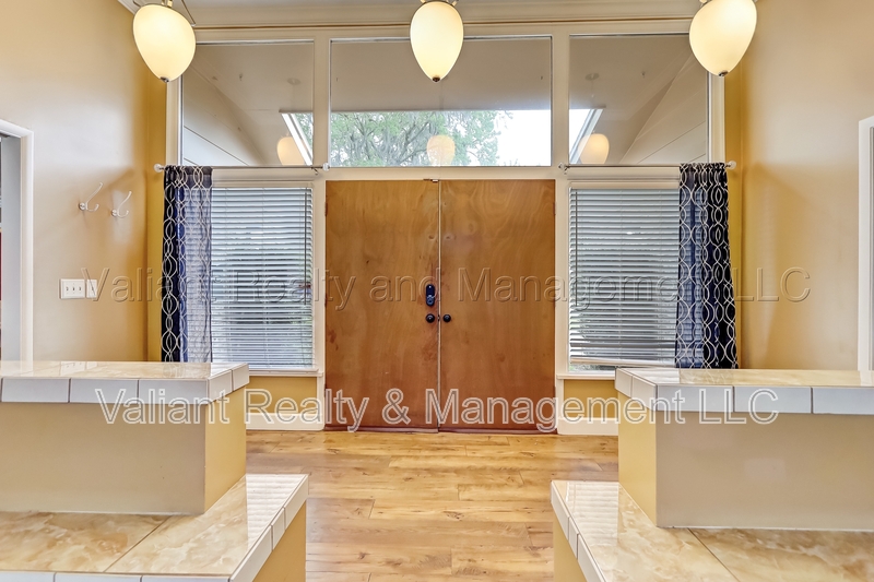 Jacksonville House: 4328 Savannah Avenue