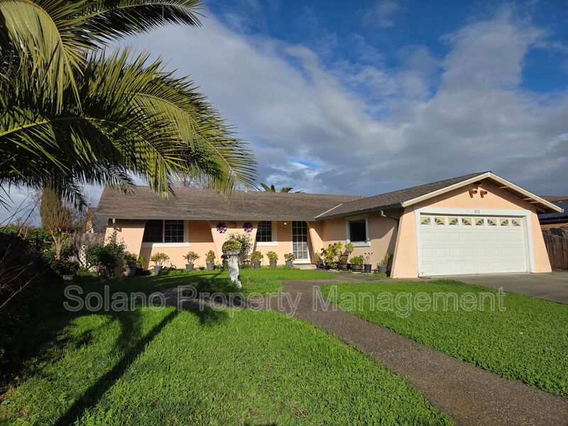 Suisun City House: 512 Monterey Drive