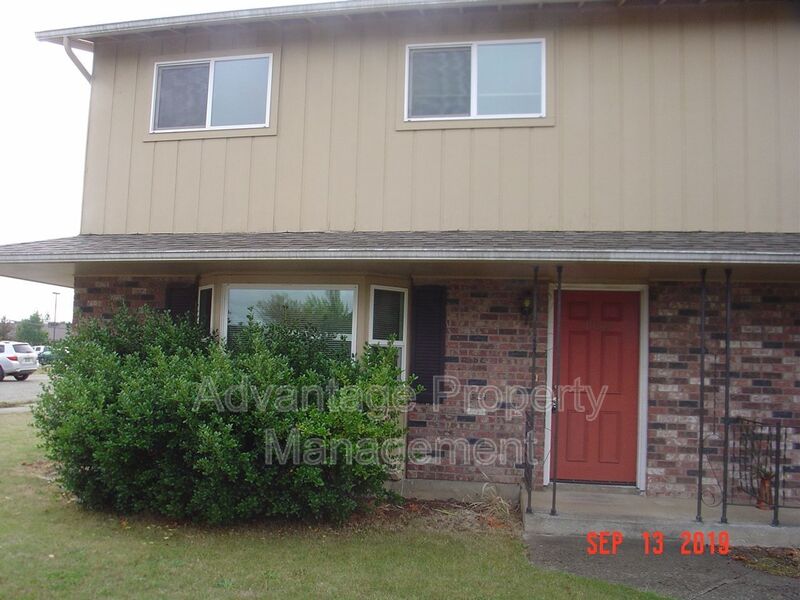 Philomath House: 1952 APPLEGATE ST.