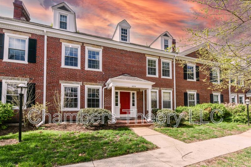 Arlington House: 3279 S Stafford St