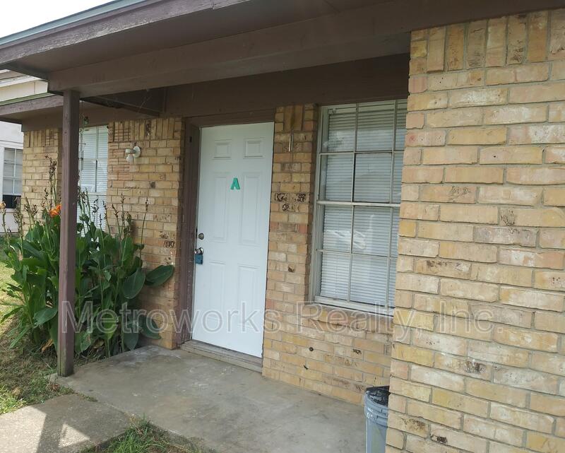 Kennedale Condo: 118 Pine Meadow Dr. - A