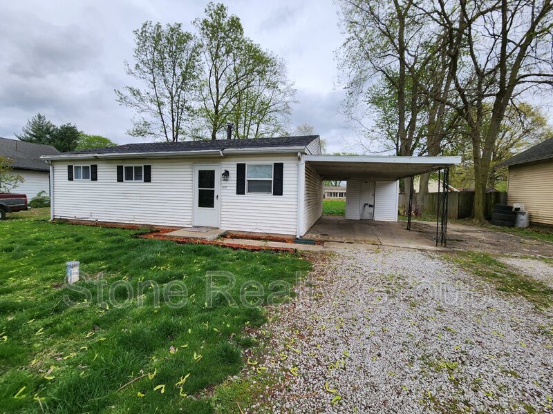 Terre Haute House: 5237 N 13 1/2 Street