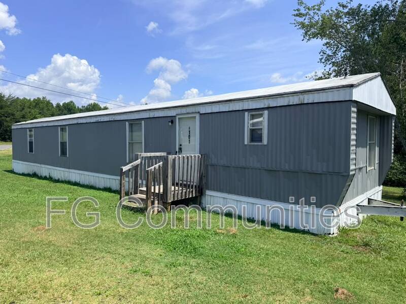 Blacksburg House: 101 Ray Cir