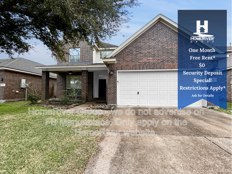 Baytown House: 10006 Wood Leaf Ct