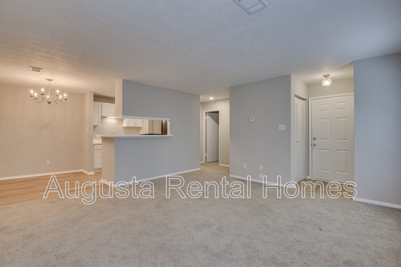 Augusta Condo: 2515 Center West Parkway - 2I