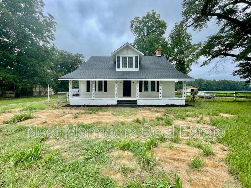 Raeford House: 416 Old Maxton Road