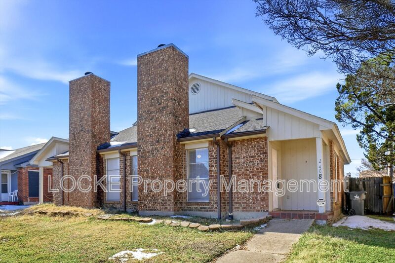 Arlington House: 2408 Summer Place