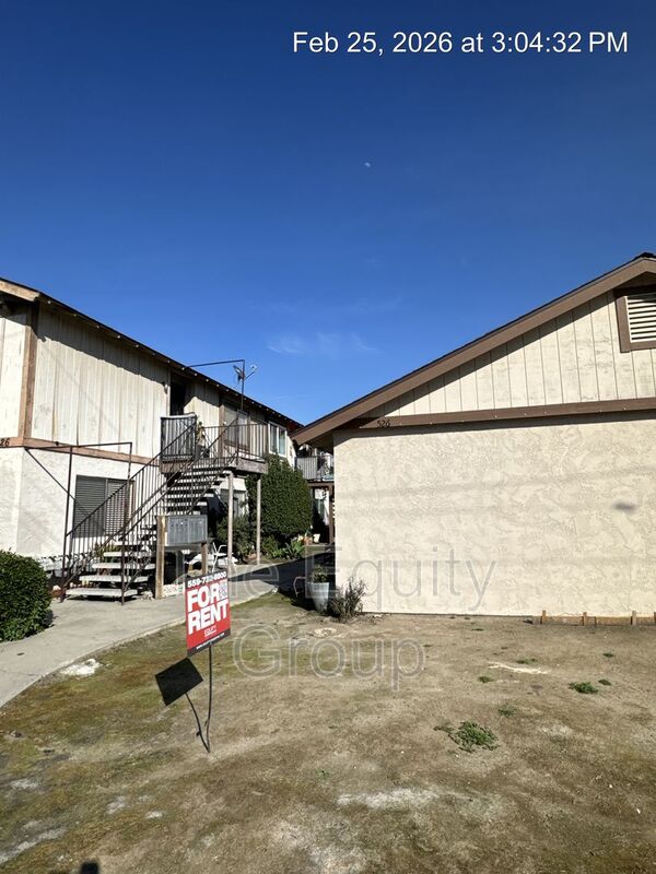 Visalia Condo: 526 South Bridge Street