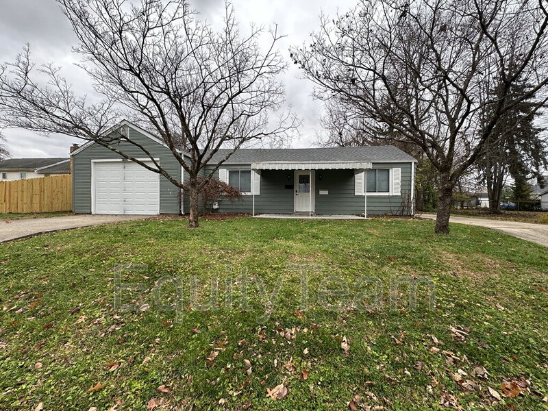 Cincinnati House: 8709 Pine Road