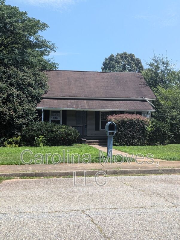 Greenville House: 38 Blake St