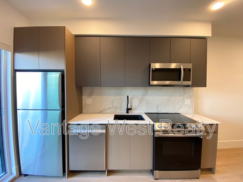 Kelowna Condo: 205-720 K.L.O. Rd