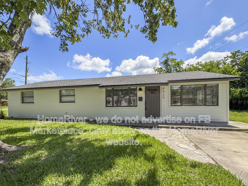 Jacksonville House: 4525 Kennedy Ct