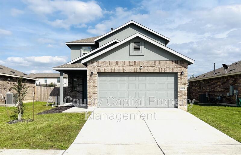 Manor House: 12605 Albatross Pass